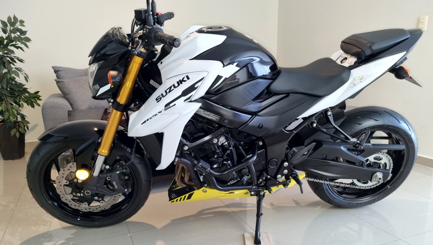 Suzuki GSX-S750 año 2021